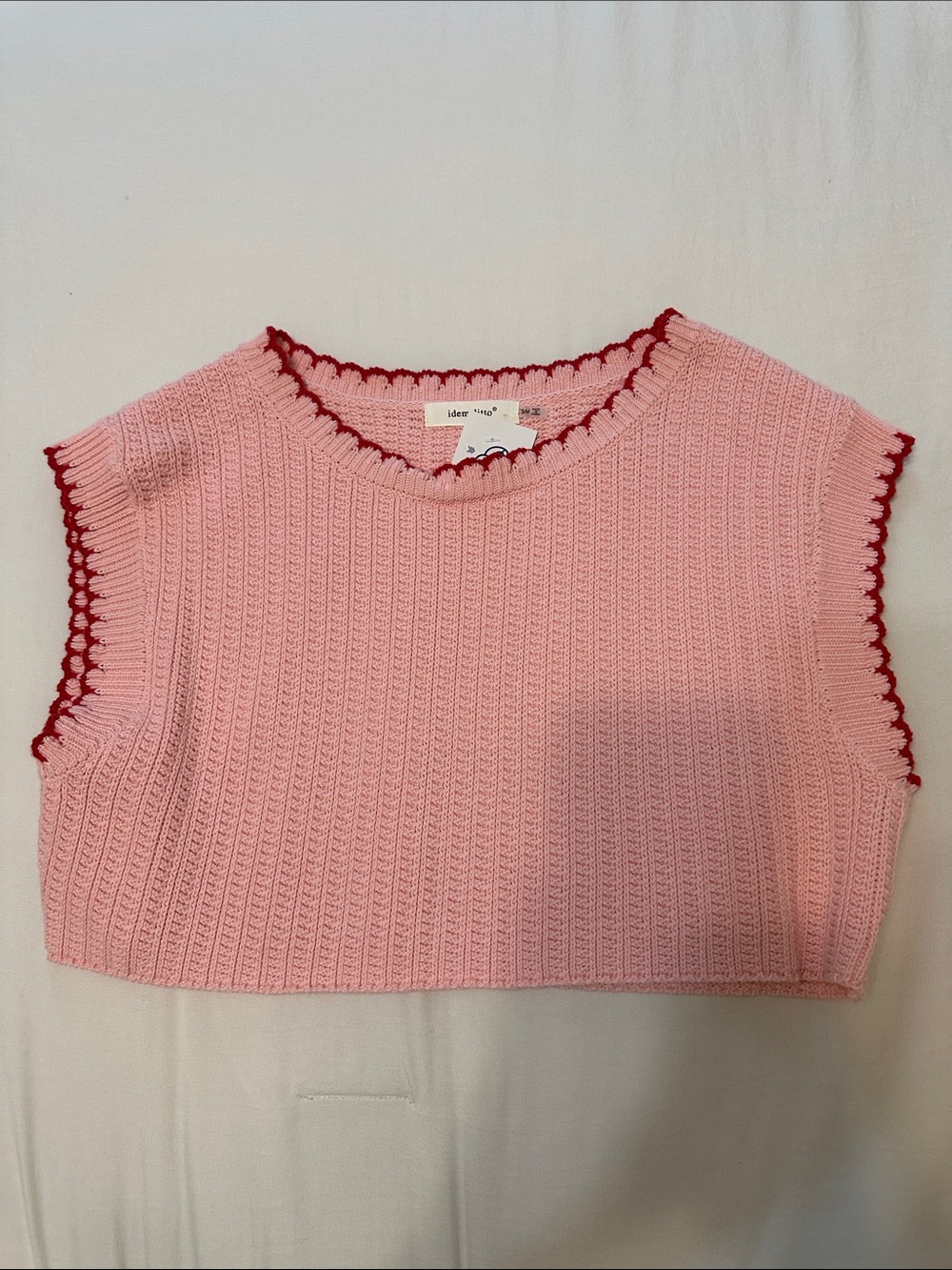 Sleeveless Pink Cropped Knit Tank with Red Trim